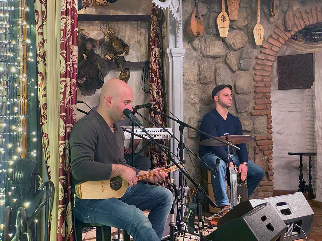 Live music in Tsiskvili in Tbilisi